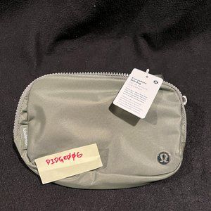 NWT Lululemon Everywhere Belt Bag Grey Sage